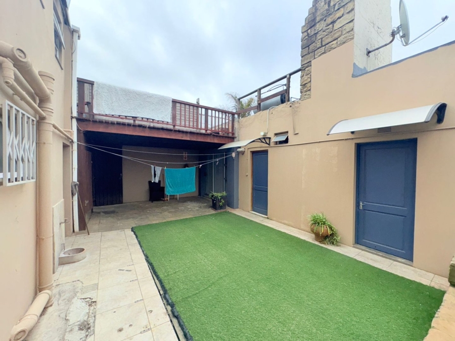 9 Bedroom Property for Sale in Quigney Eastern Cape